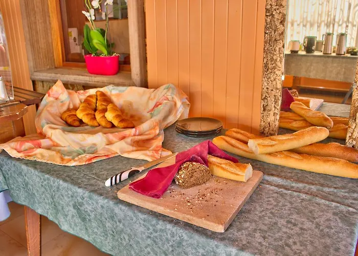 Logis Hôtel Restaurant Le Chalet du Mont Roland